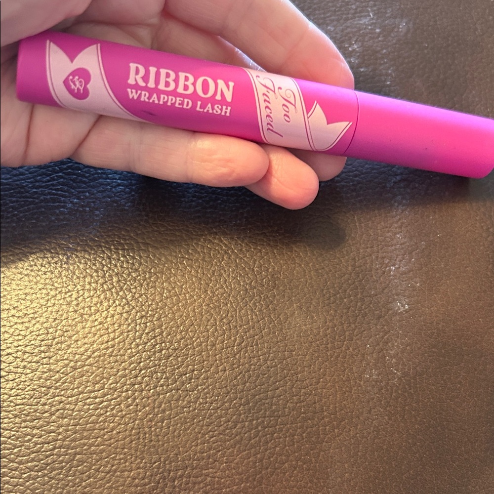 Too Faced Ribbon Wrapped Lash Mascara - Vibrant Pink